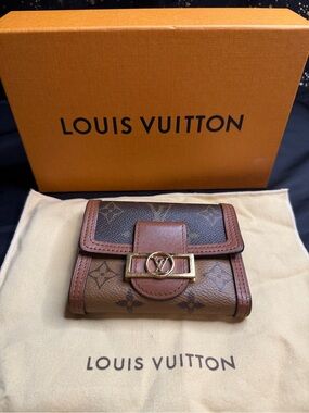 Louis Vuitton Reverse Monogram Dauphine Compact Wallet